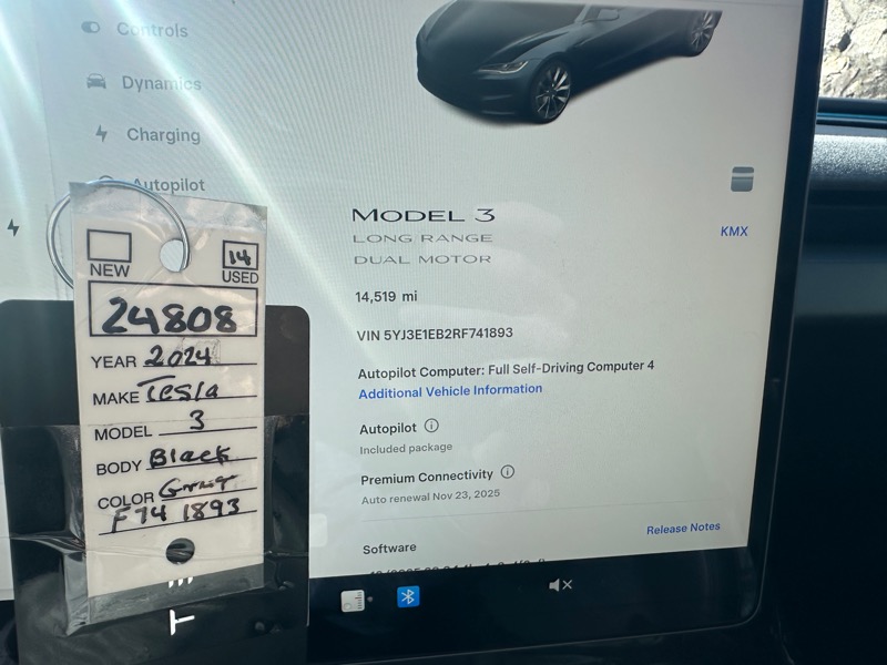 Tesla Model 3  2024