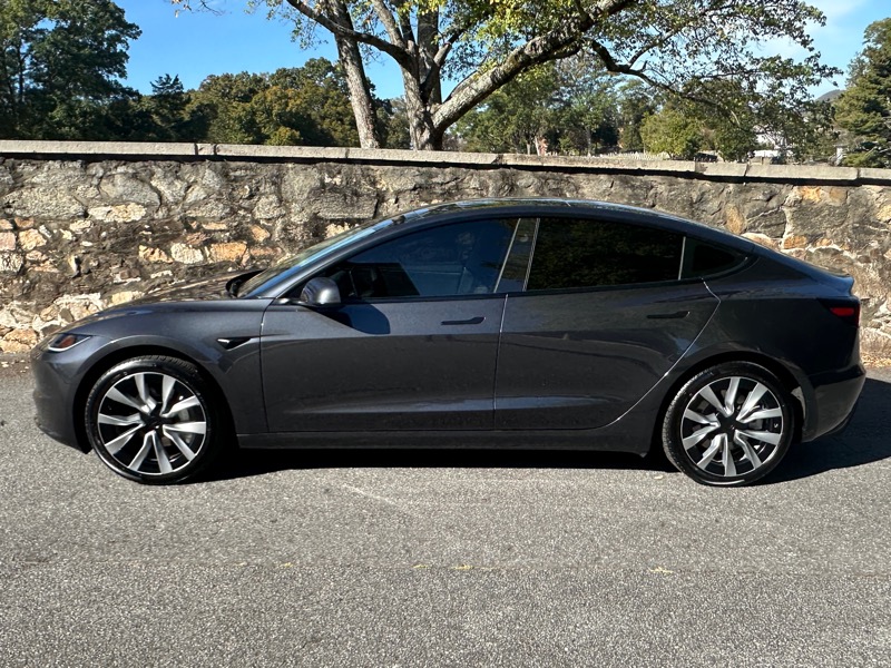 Tesla Model 3  2024