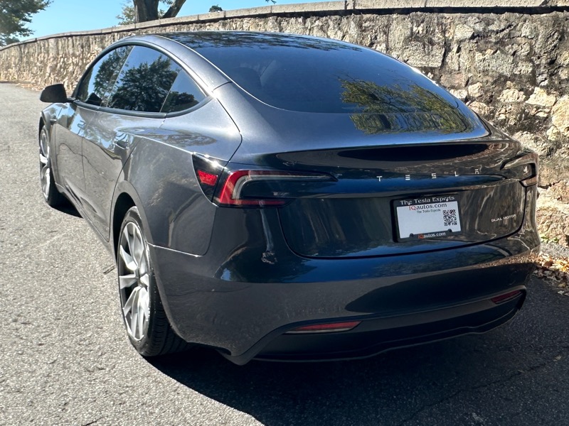 Tesla Model 3  2024