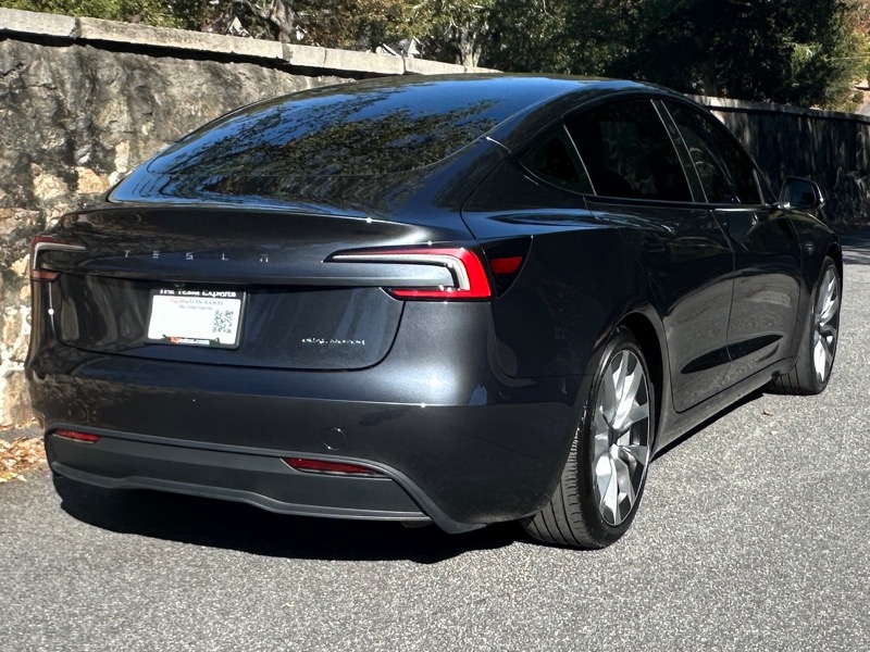 Tesla Model 3  2024