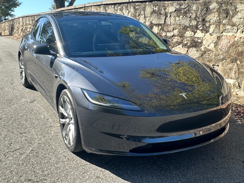 Tesla Model 3  2024
