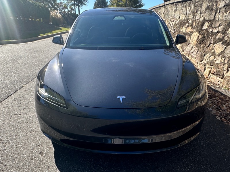 Tesla Model 3  2024