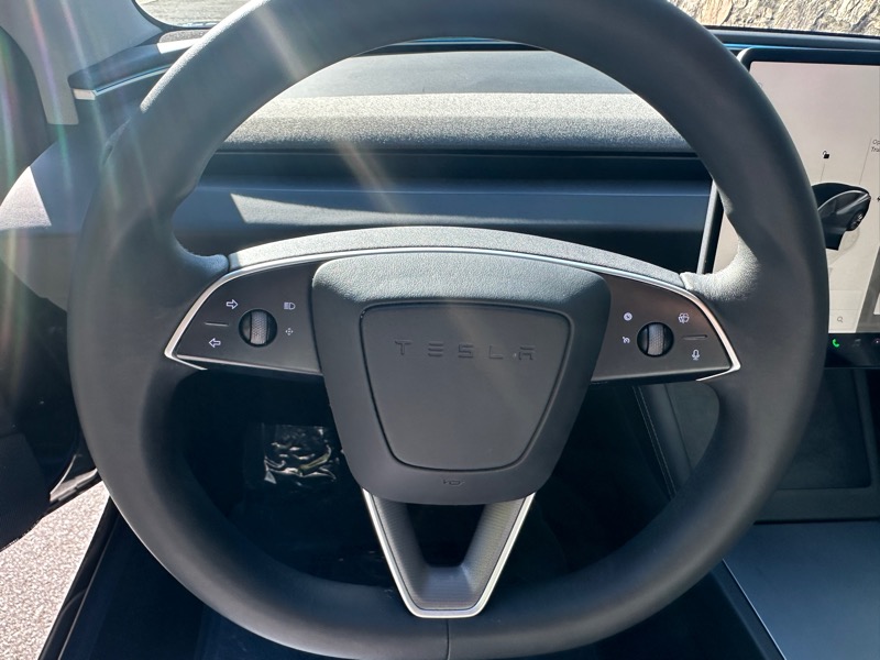 Tesla Model 3  2024