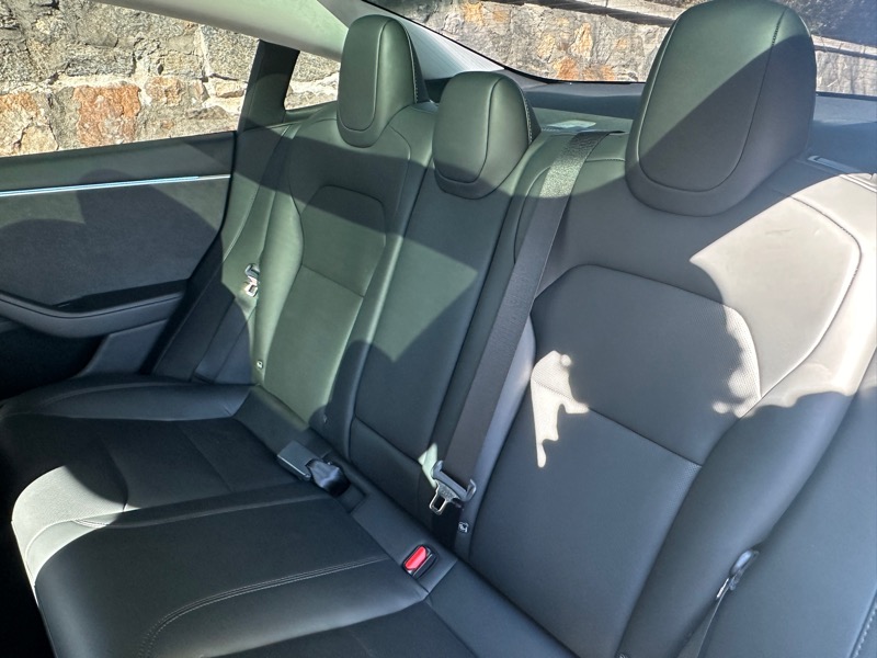 Tesla Model 3  2024
