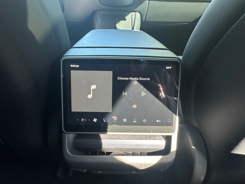 Tesla Model 3  2024