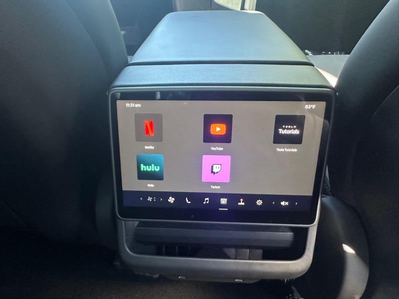 Tesla Model 3  2024
