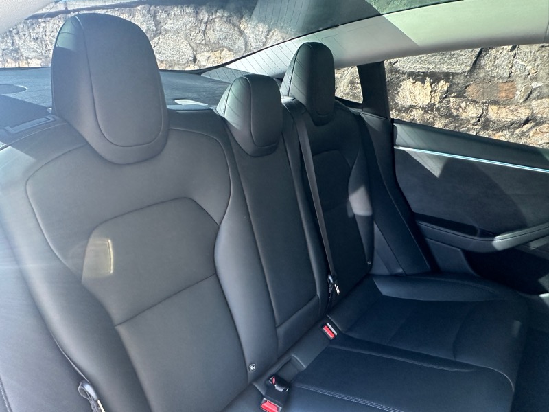 Tesla Model 3  2024