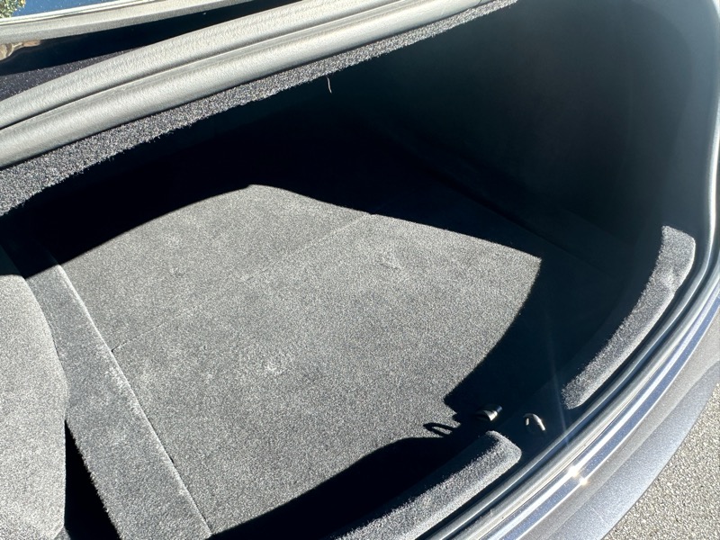 Tesla Model 3  2024
