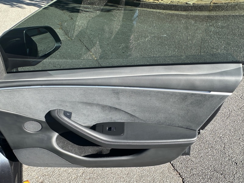 Tesla Model 3  2024