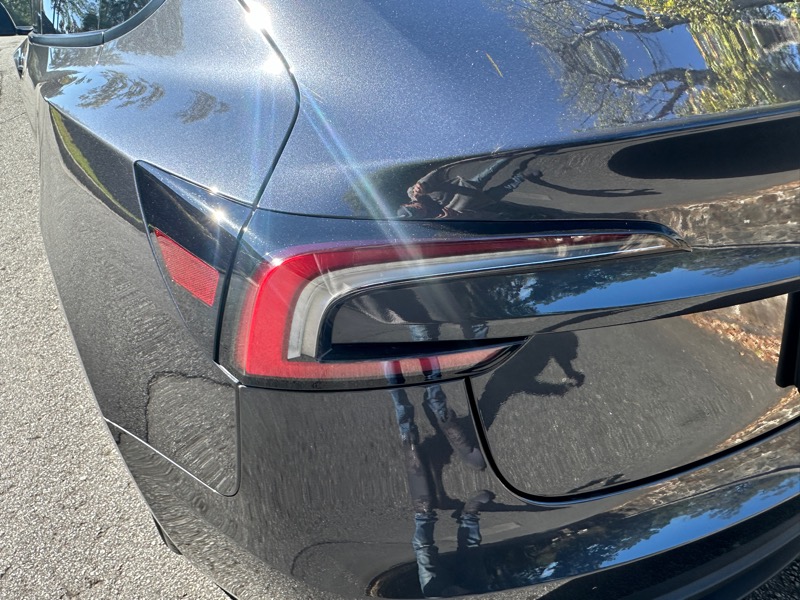 Tesla Model 3  2024