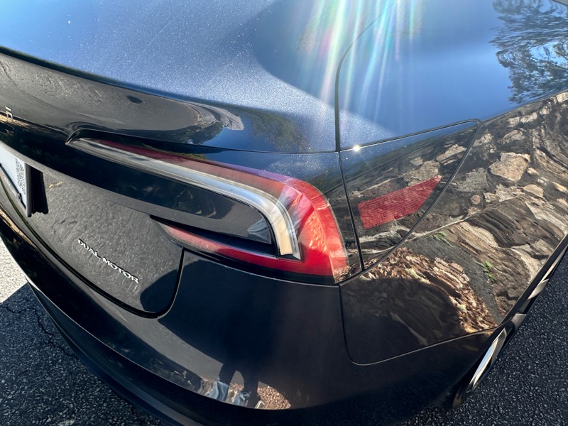 Tesla Model 3  2024