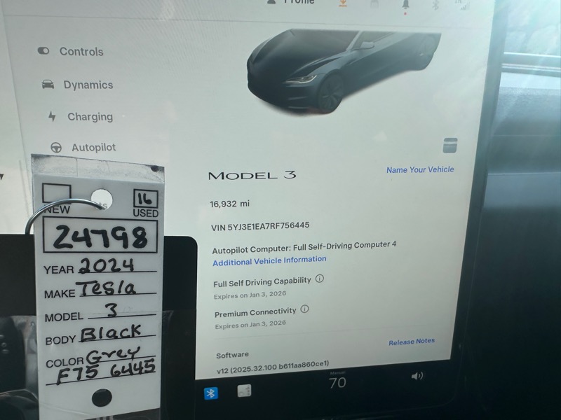 Tesla Model 3  2024