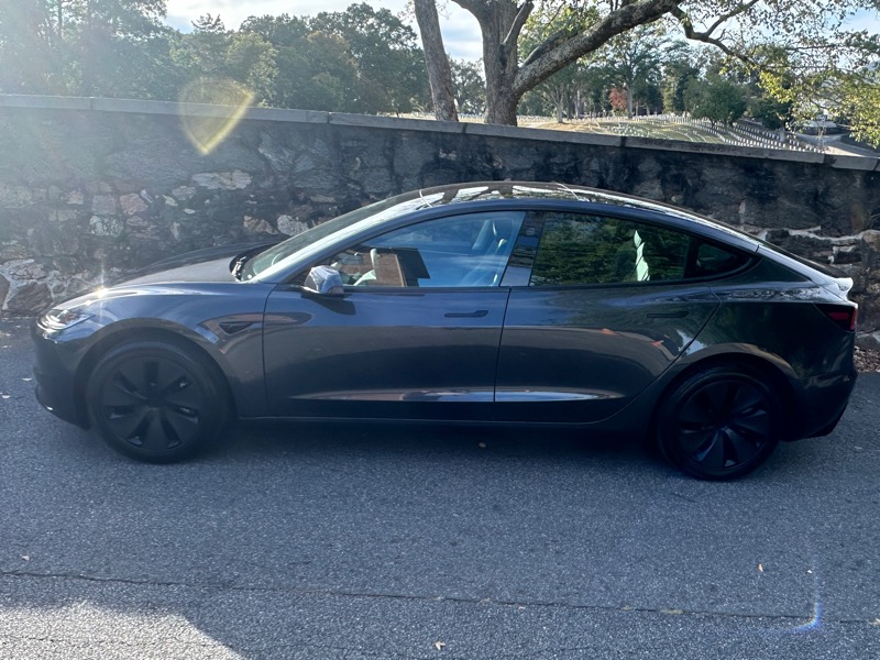 Tesla Model 3  2024