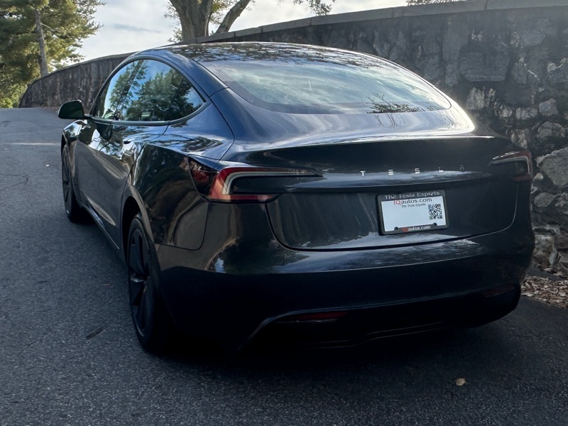 Tesla Model 3  2024