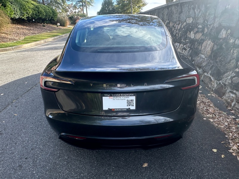 Tesla Model 3  2024