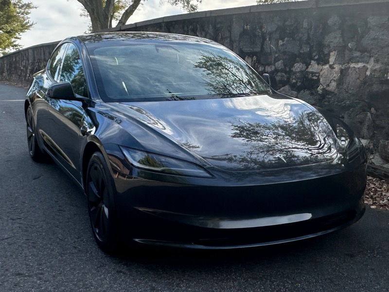 Tesla Model 3  2024