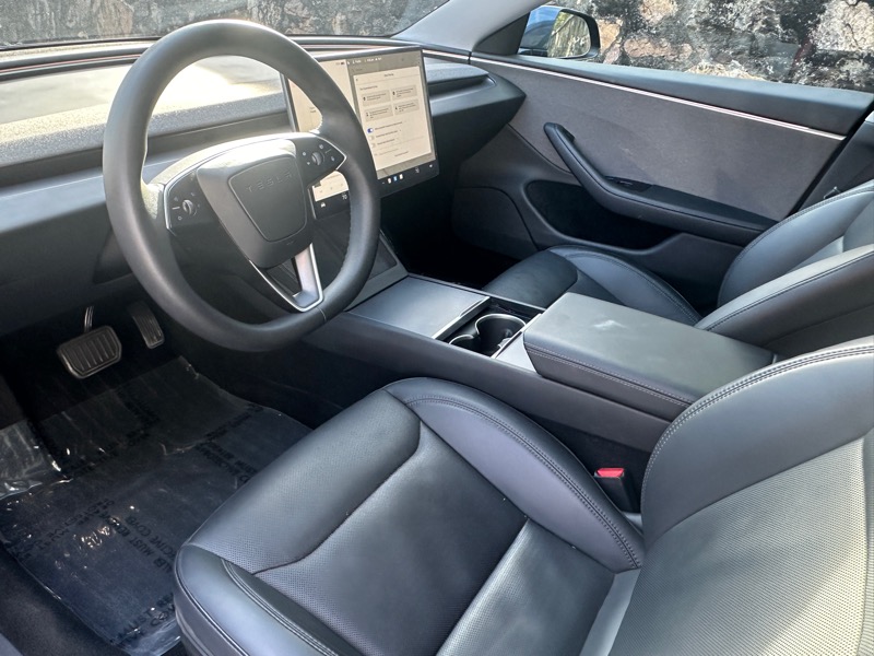 Tesla Model 3  2024