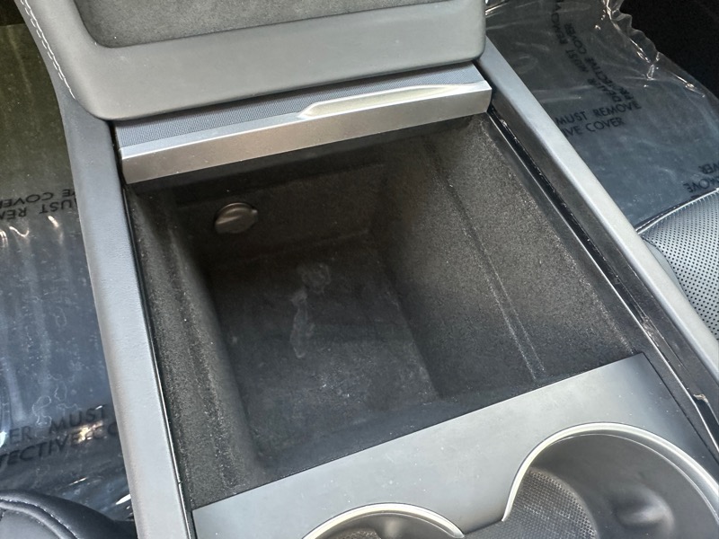 Tesla Model 3  2024