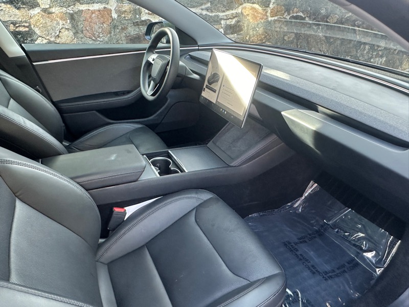 Tesla Model 3  2024