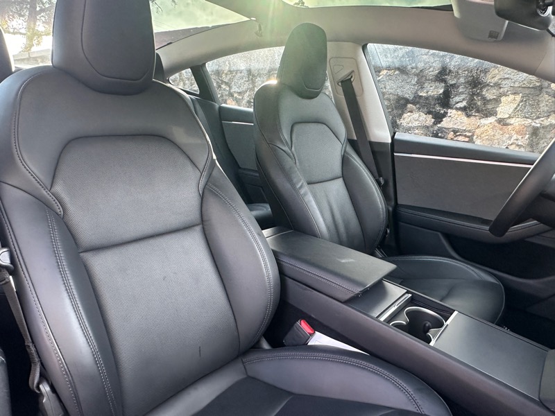 Tesla Model 3  2024
