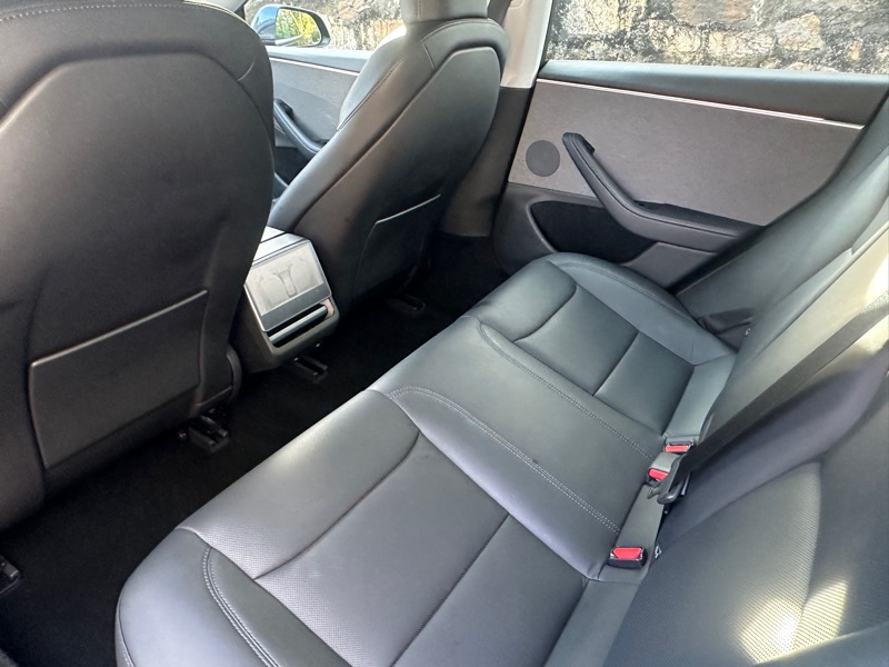 Tesla Model 3  2024