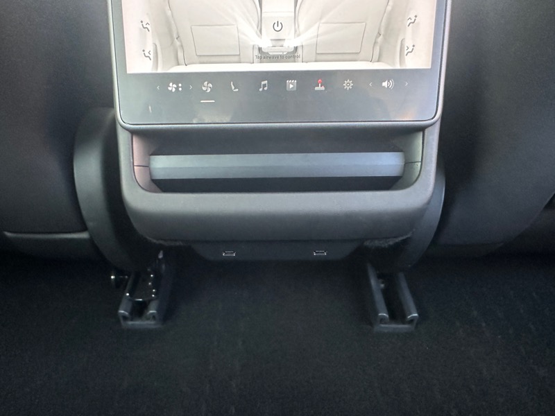 Tesla Model 3  2024