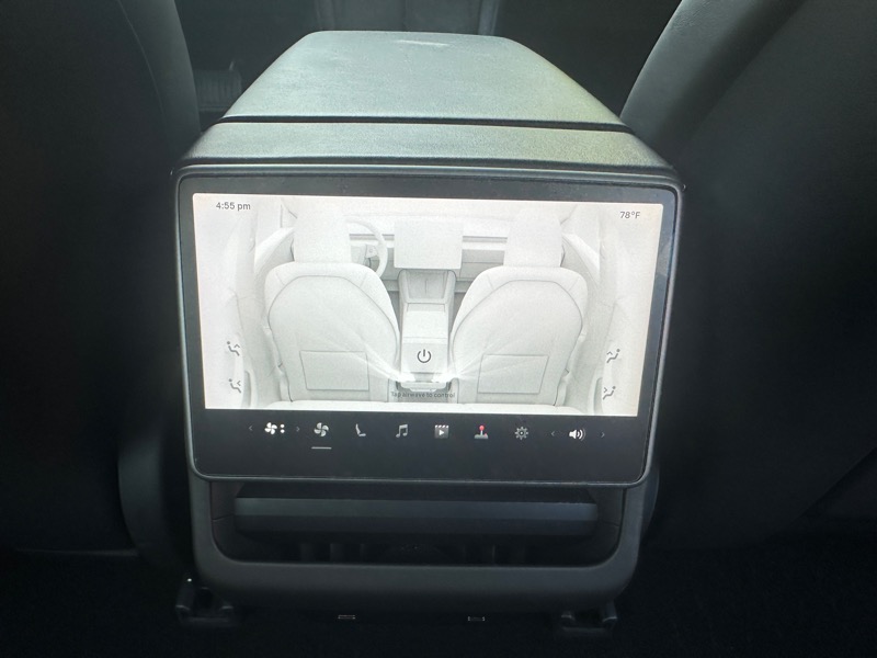 Tesla Model 3  2024