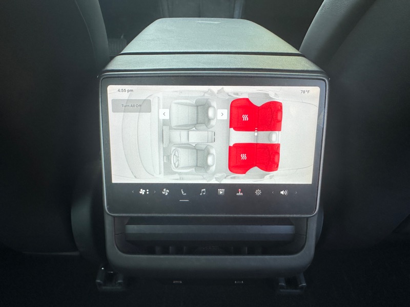 Tesla Model 3  2024
