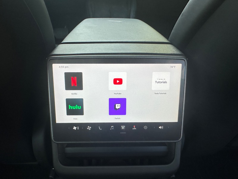 Tesla Model 3  2024