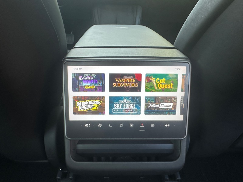 Tesla Model 3  2024