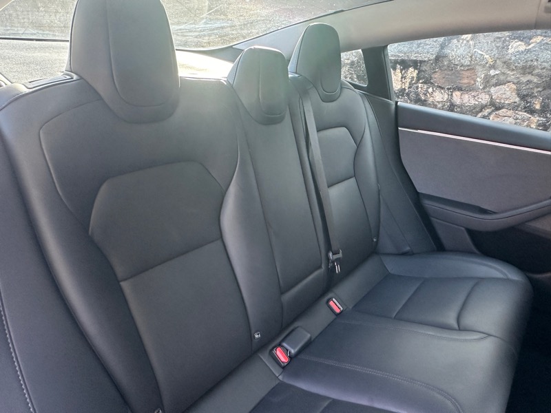 Tesla Model 3  2024