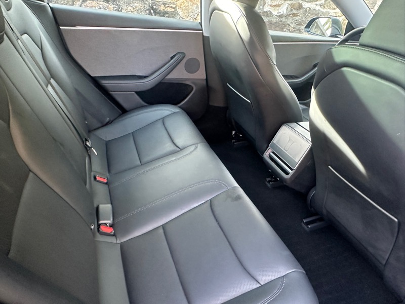 Tesla Model 3  2024