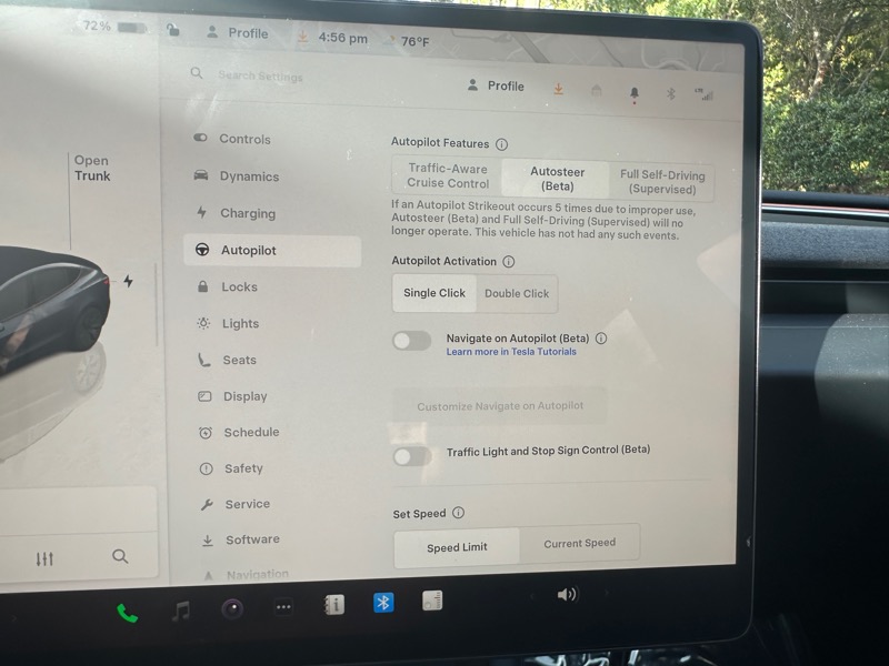 Tesla Model 3  2024
