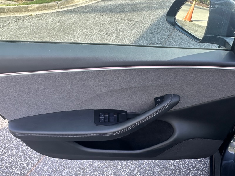 Tesla Model 3  2024