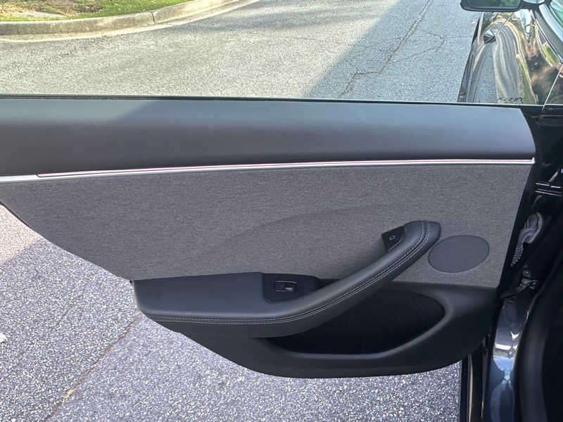 Tesla Model 3  2024