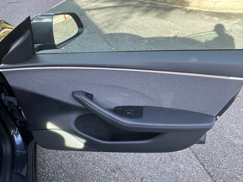 Tesla Model 3  2024