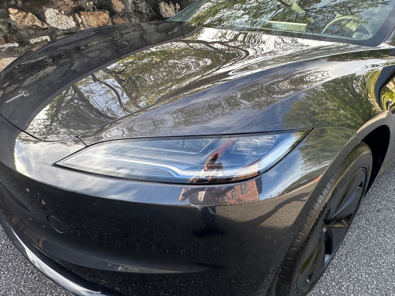 Tesla Model 3  2024
