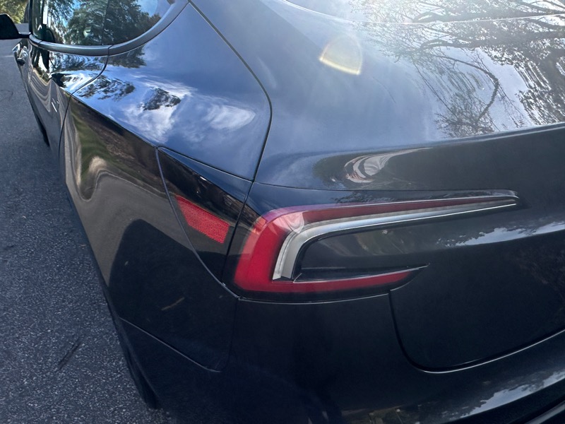 Tesla Model 3  2024