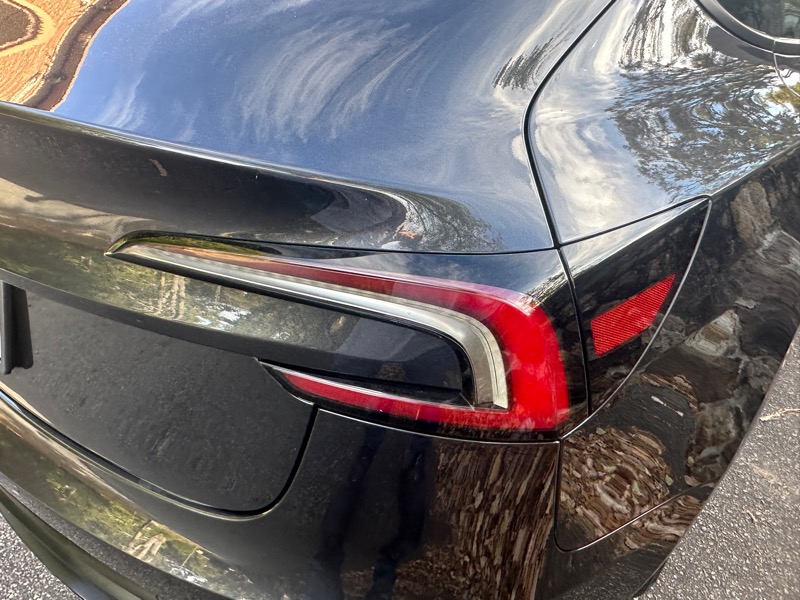 Tesla Model 3  2024
