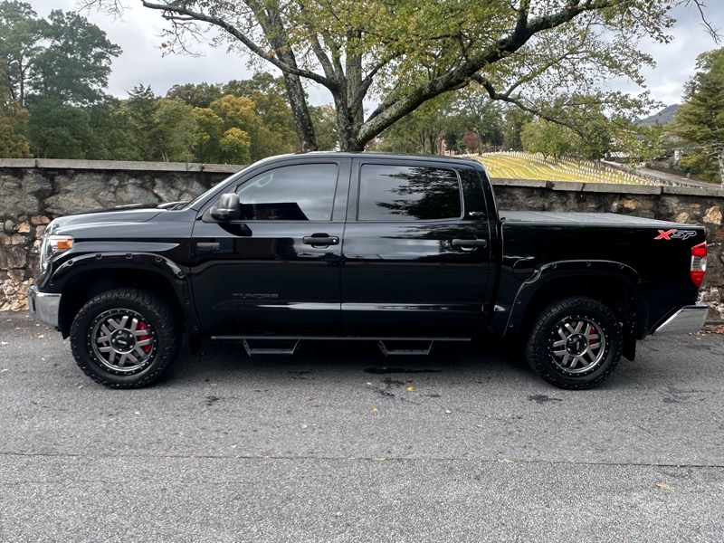 Toyota Tundra  2018