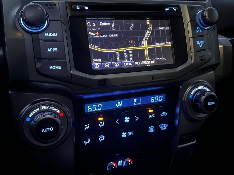 Toyota 4Runner Limited 4WD V6 2015