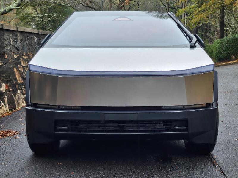 2025 Tesla Cybertruck photo 4