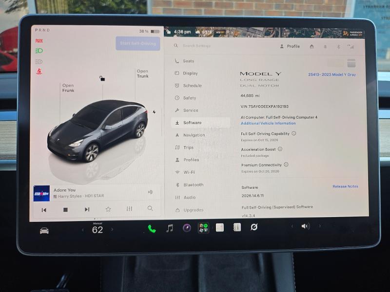 Tesla Model Y photo 2
