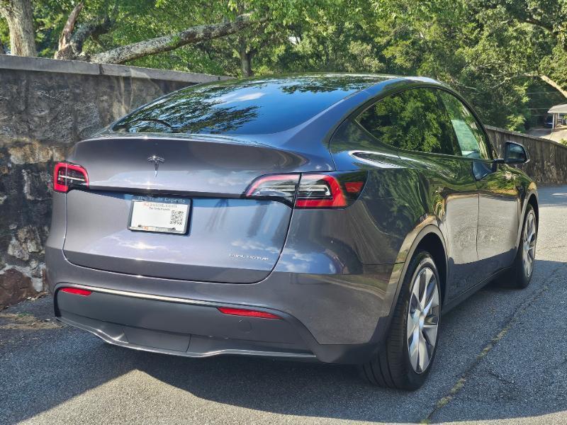 Tesla Model Y photo 11