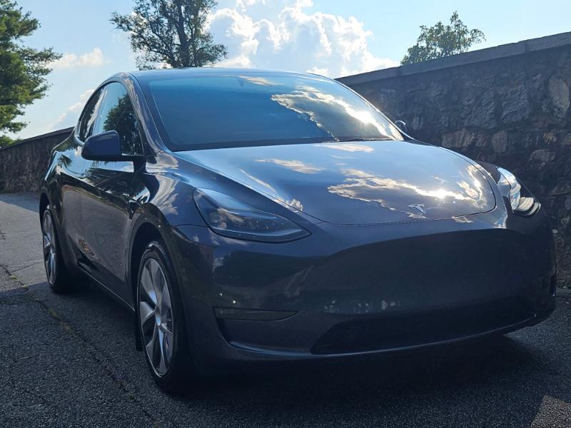 Tesla Model Y photo 12