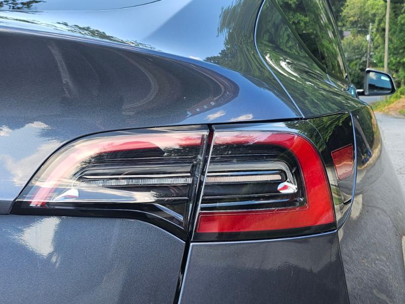 Tesla Model Y photo 31