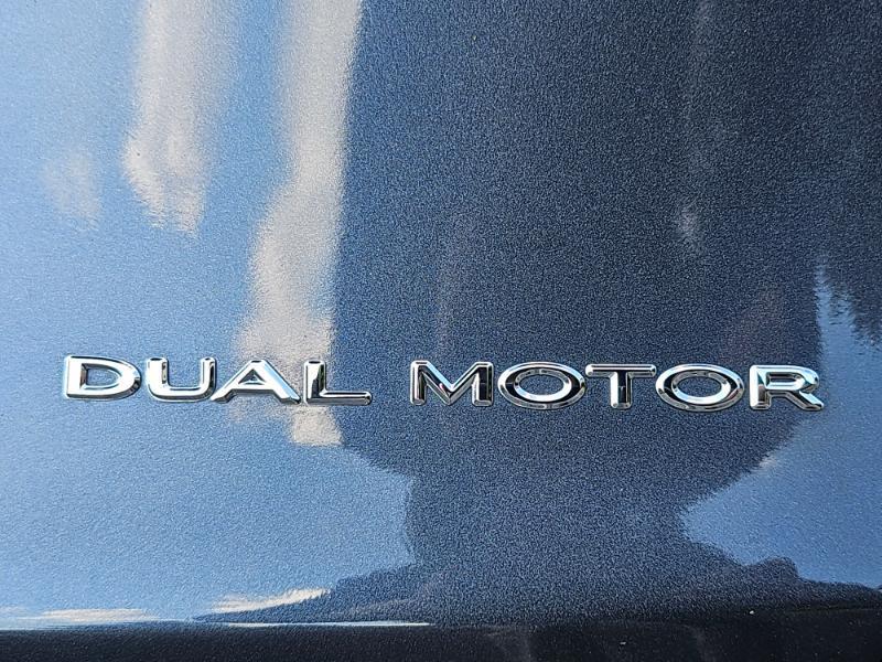 Tesla Model Y photo 32