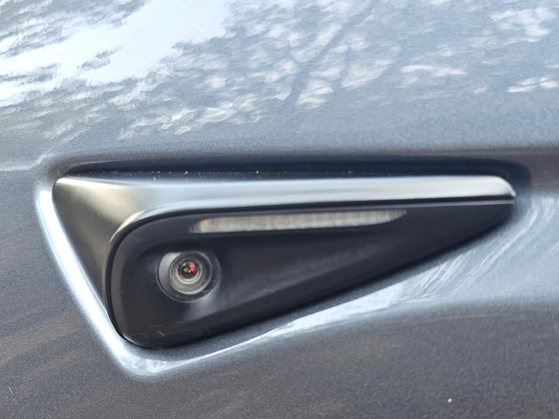 Tesla Model Y photo 34
