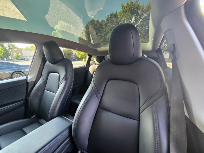Tesla Model Y photo 40