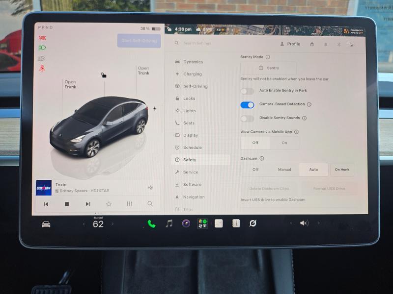 Tesla Model Y photo 52